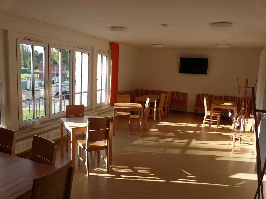 Sport Tourist Hostel Weißenfels Екстериор снимка